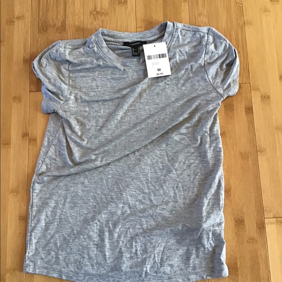 NWT Forever 21 T-shirt Size M - Picture 1 of 3